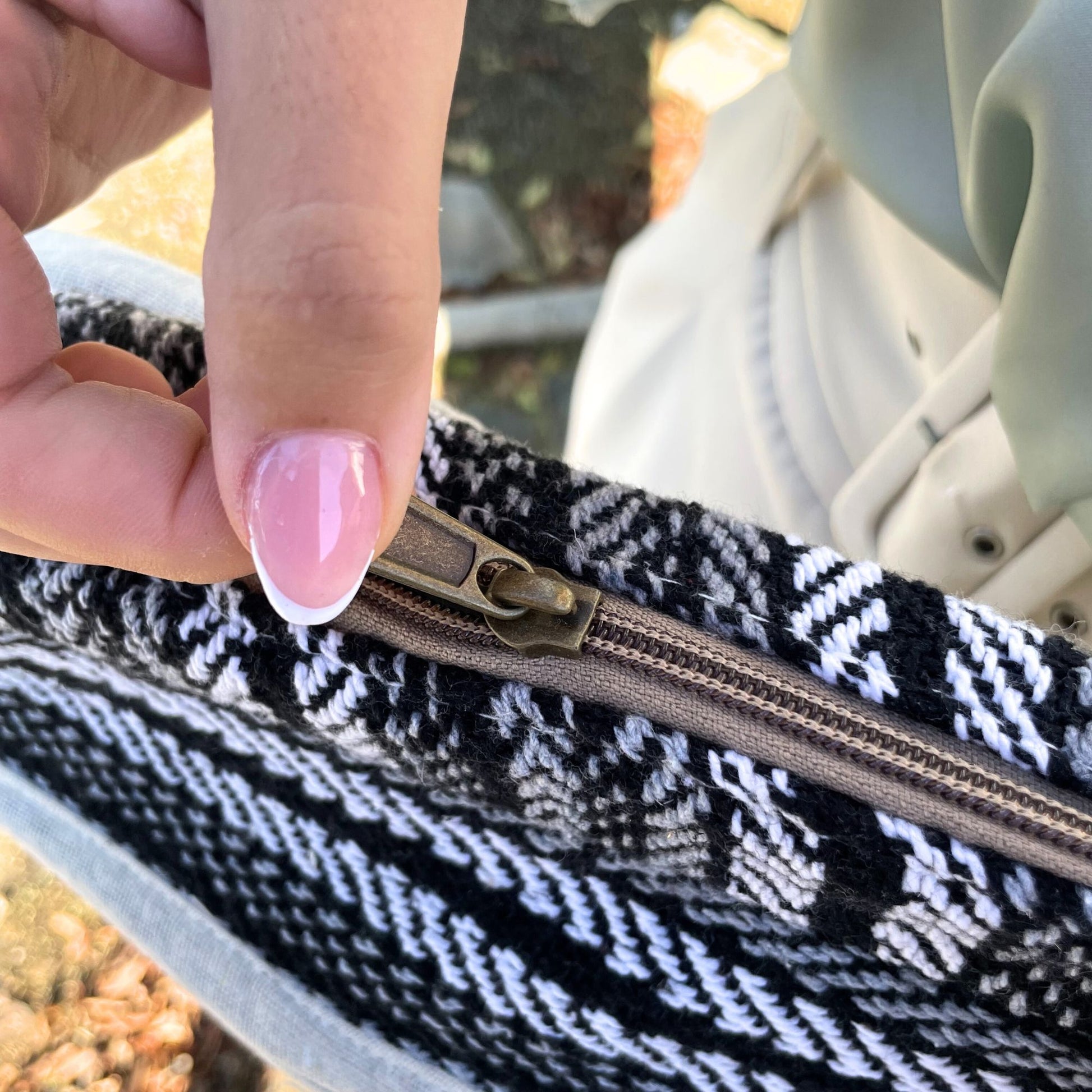 Soft Banjar Laptop Bag - Grey Strips